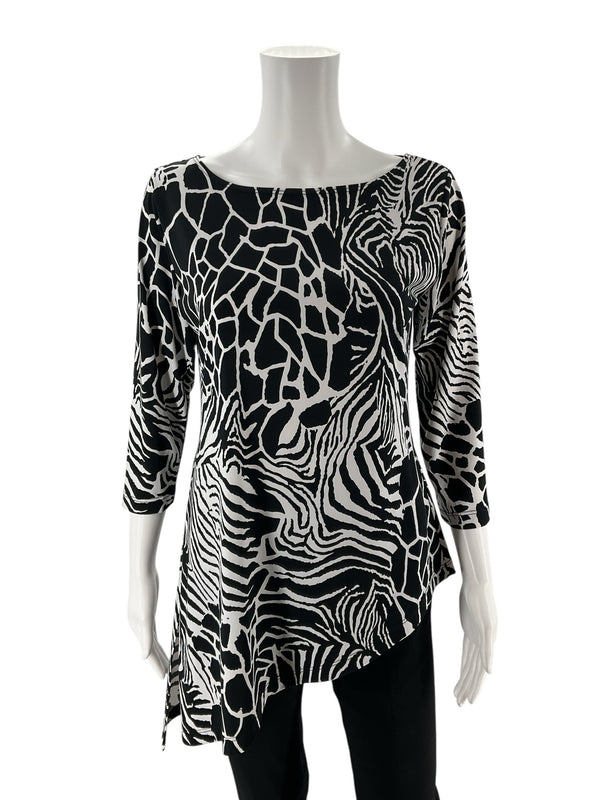 Travelers By Chico's Black/White Print Pre-Owned Ladies Top - Size Small