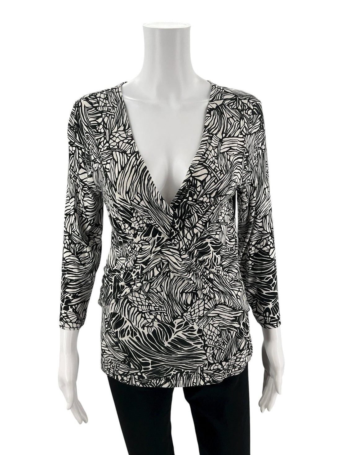 Cable &amp; Gauge Black/White Print Pre-Owned Ladies Top - Size Medium - Margaret’s Fine Consignment