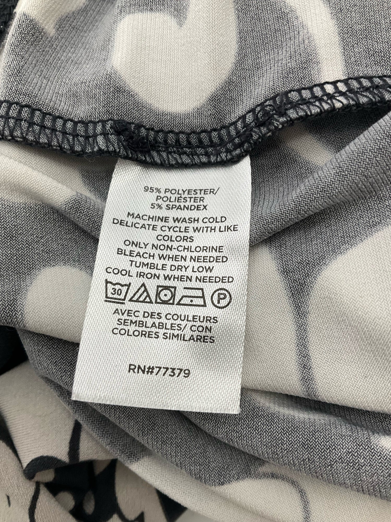 Ann Taylor Gray/Cream Floral Pre-Owned Ladies Top - Size Medium Petite - Margaret’s Fine Consignment