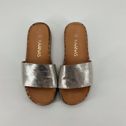 Kaanas Silver Sandals Silver Pre-Owned Ladies Sandals - Size 7 - Size 7