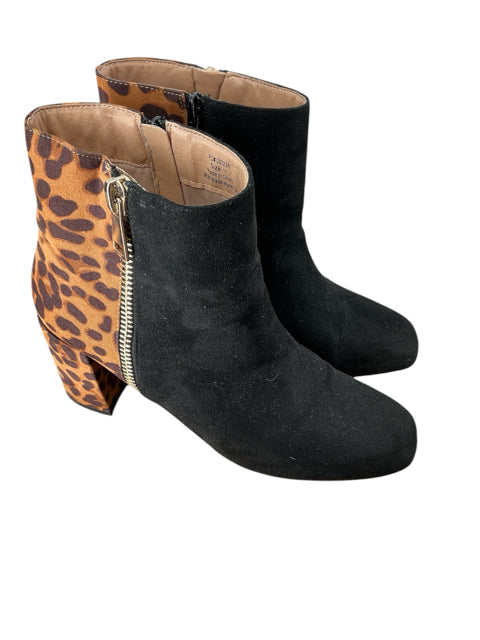 Shoe Black/Tan Animal Booties Size 11 - side view