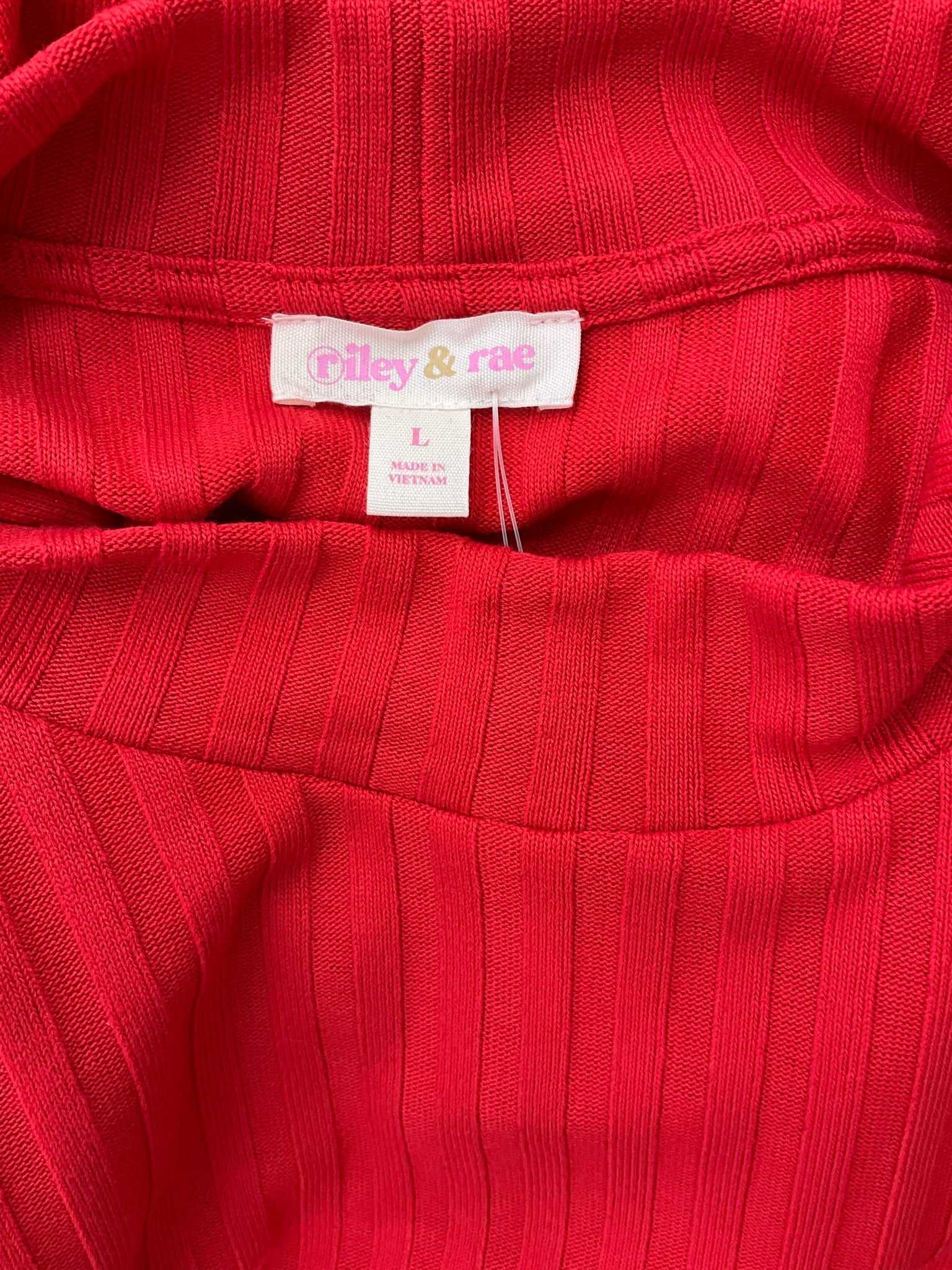 Riley &amp; Rae Red Ribbed Pre-Owned Ladies Top - Size Large - Margaret’s Fine Consignment