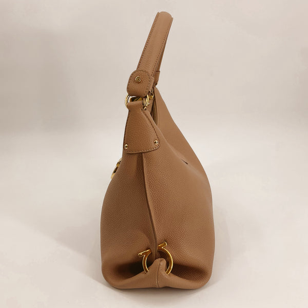 Salvadore Ferragamo Tan Pebble Pre-Owned Ladies Purse - Margaret’s Fine Consignment