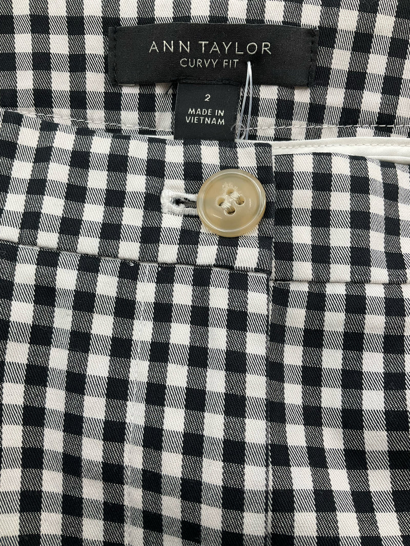 Ann Taylor Navy/White Checkered Pre-Owned Ladies Pants - Size 2