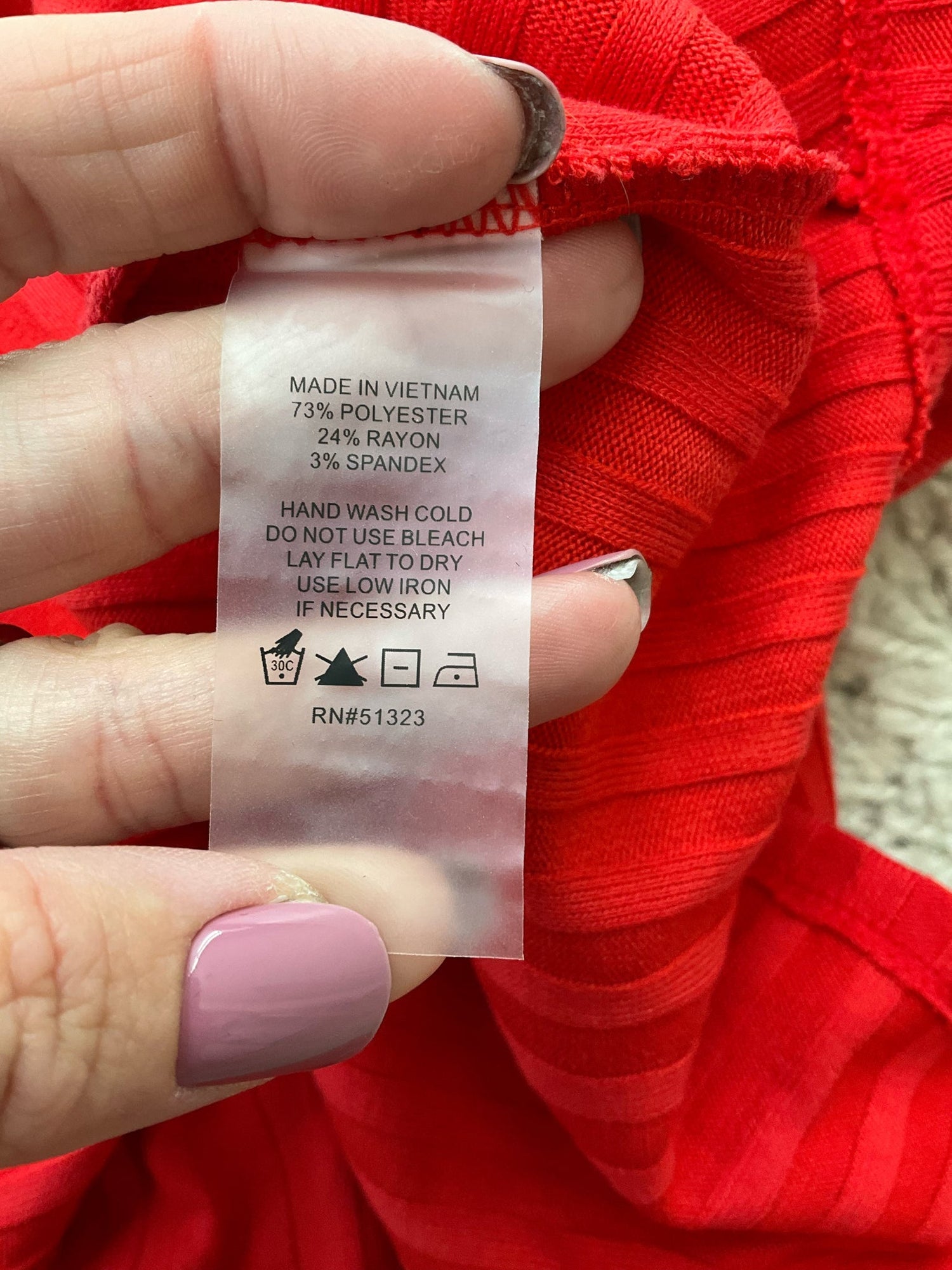 Riley &amp; Rae Red Ribbed Pre-Owned Ladies Top - Size Large - Margaret’s Fine Consignment