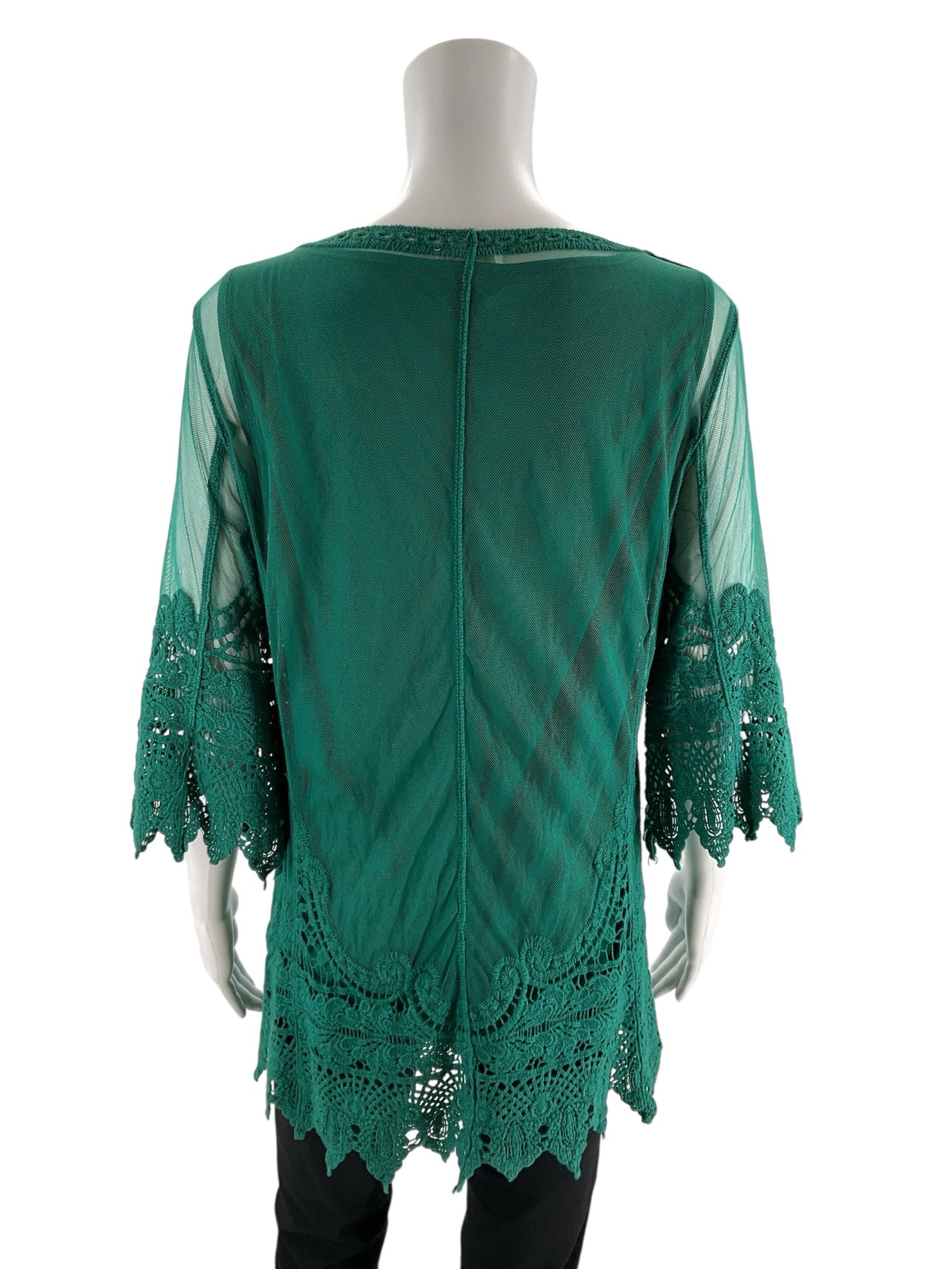 Ultra Pink green lace tunic top with bell sleeves, bohemian style, pre-owned, size medium, displayed on a neutral background.