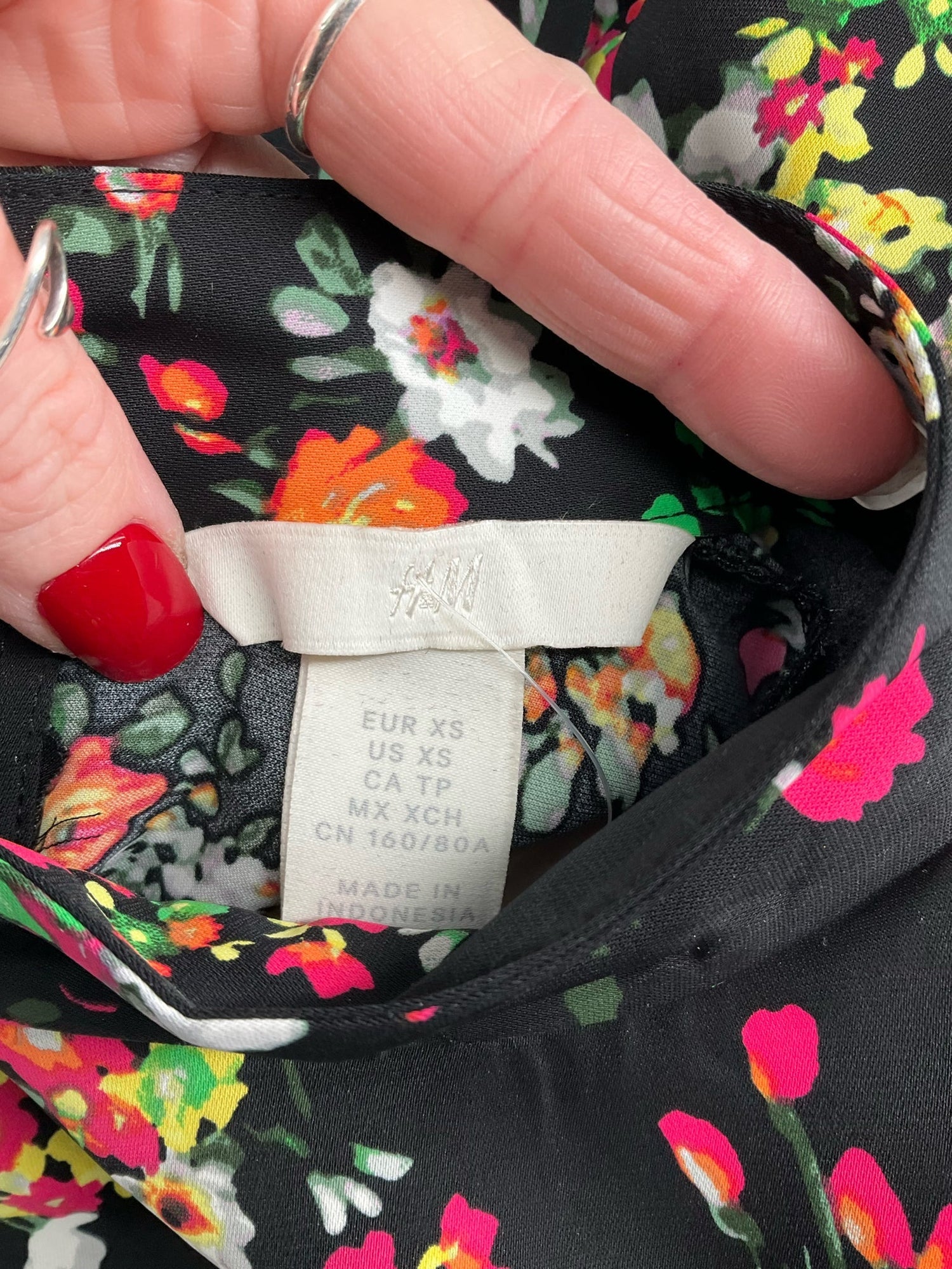 H&amp;M -  Black/multi Floral Pre-Owned Ladies Casual Top - Size XS