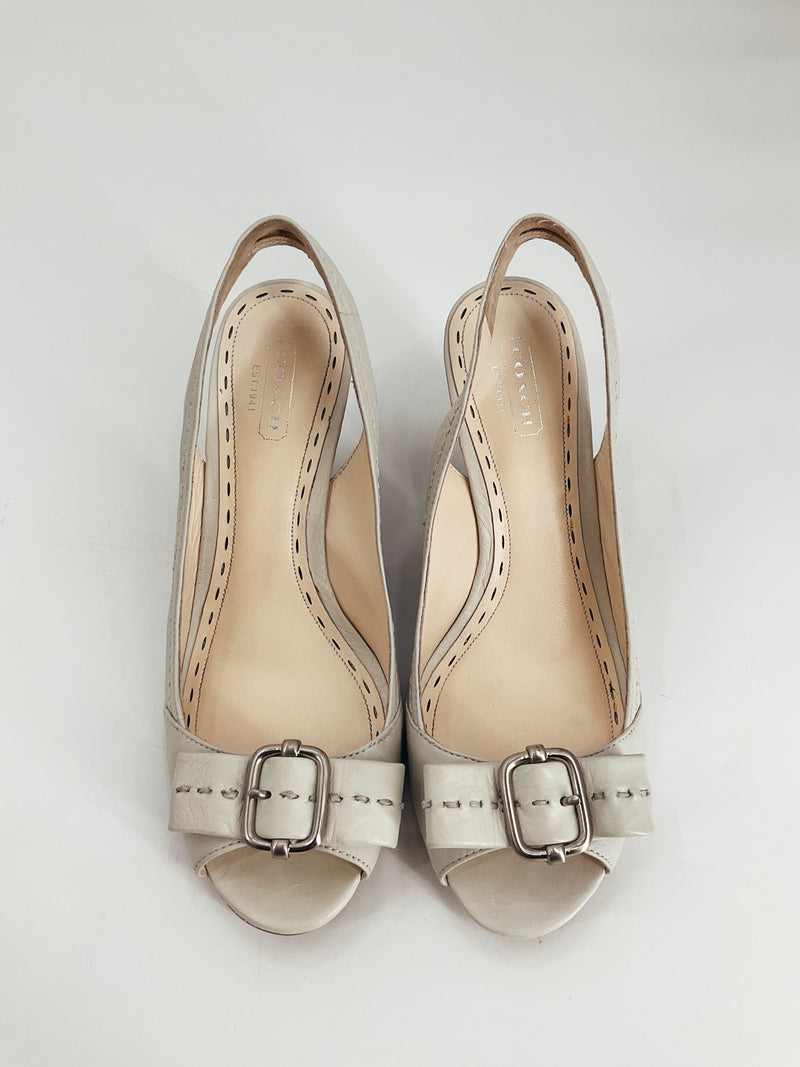 Coach Cream Pre-Owned Ladies New With Tags Sandals - Size 7.5