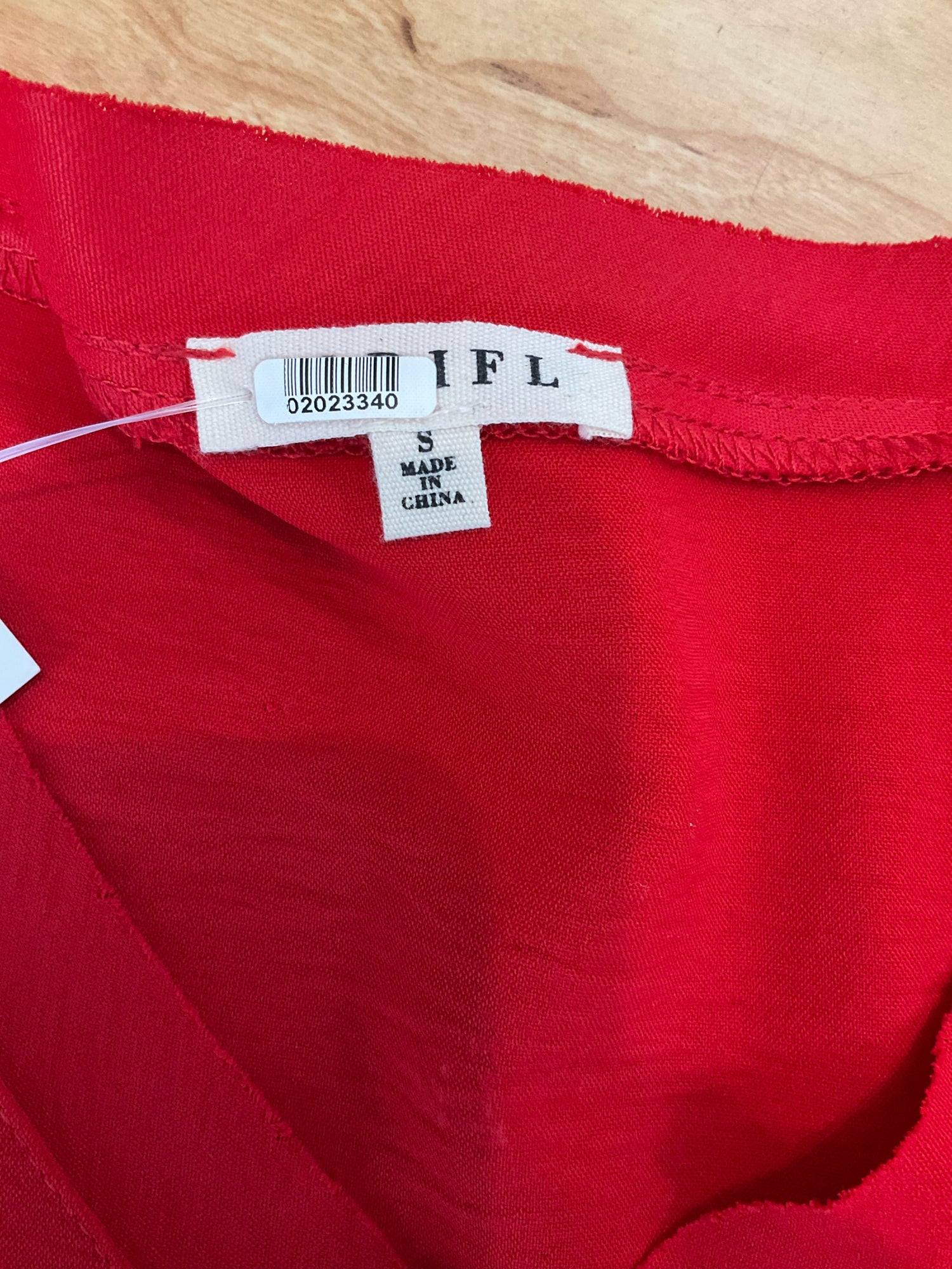 Jodifl Red Raw Edge V-Neck Slub Knit Top Size Small