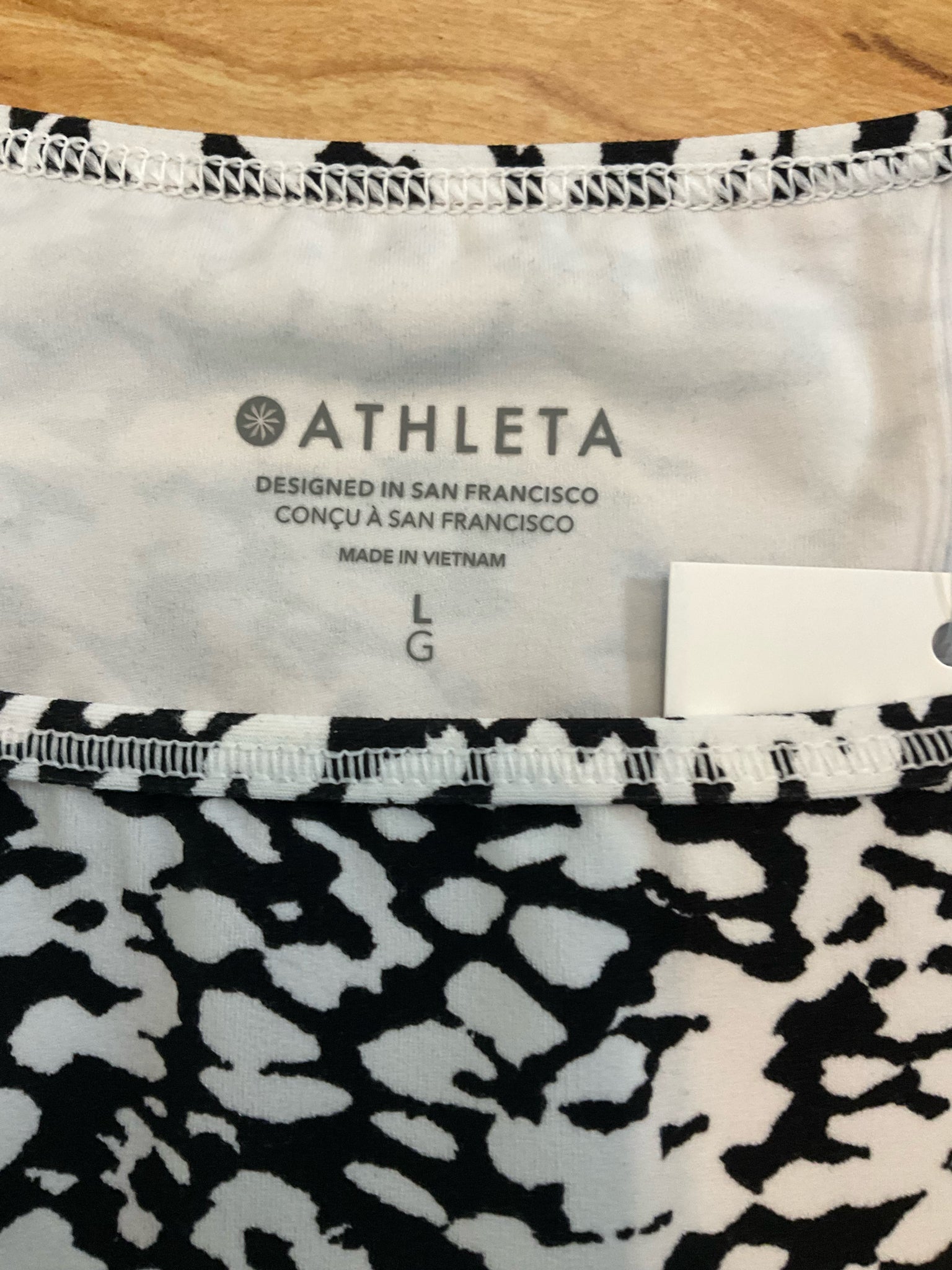 Athleta Conscious Crop Tank Top Large Black White Abstract Print Athletic Yoga