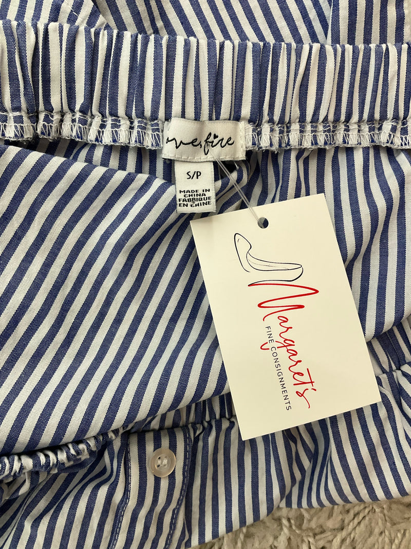 Love Fire White/Blue Stripe Pre-Owned Ladies Top - Size Small