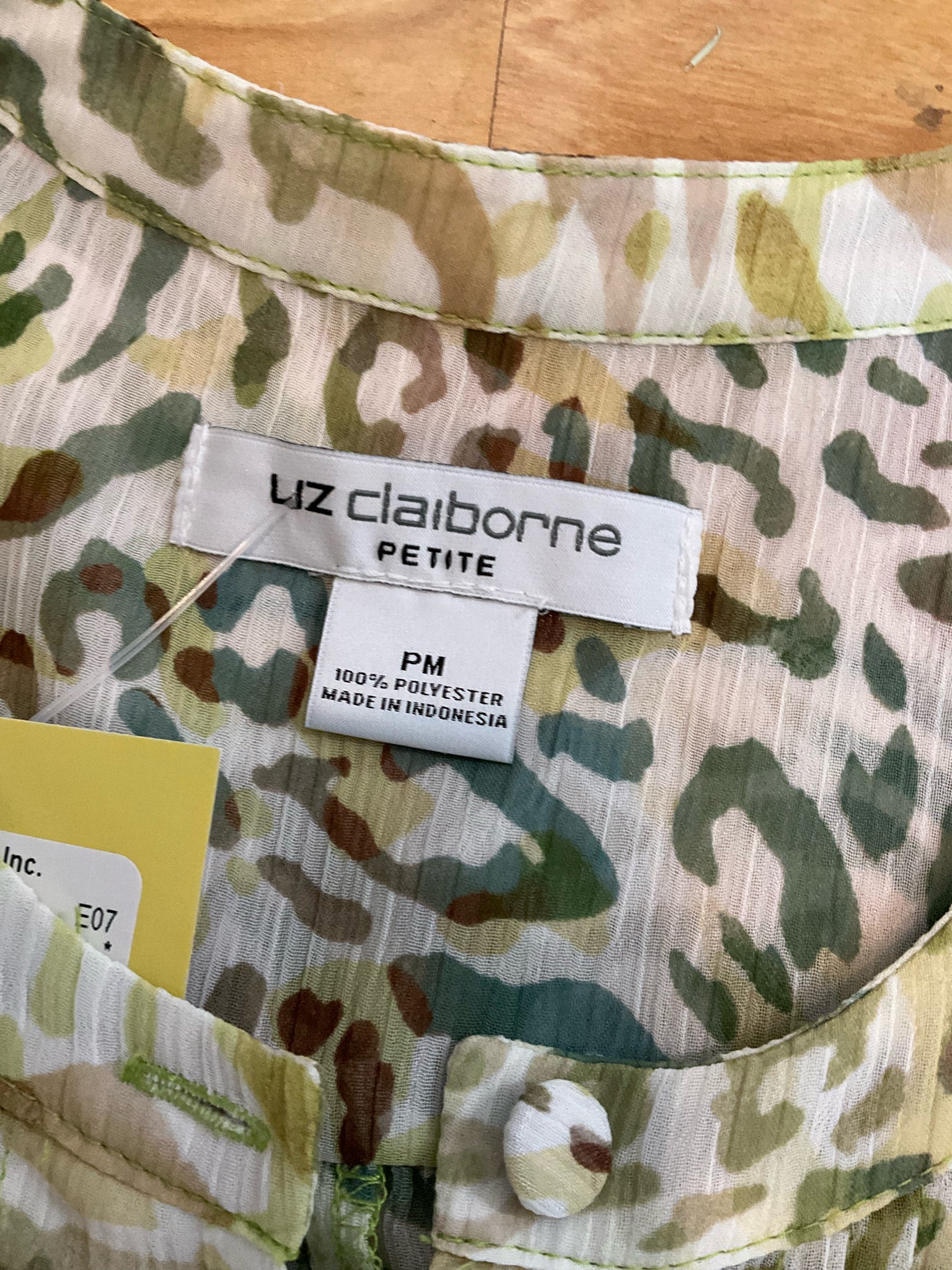 Liz Claiborne Petite Cheetah Print Sleeveless Blouse PM Green Tan