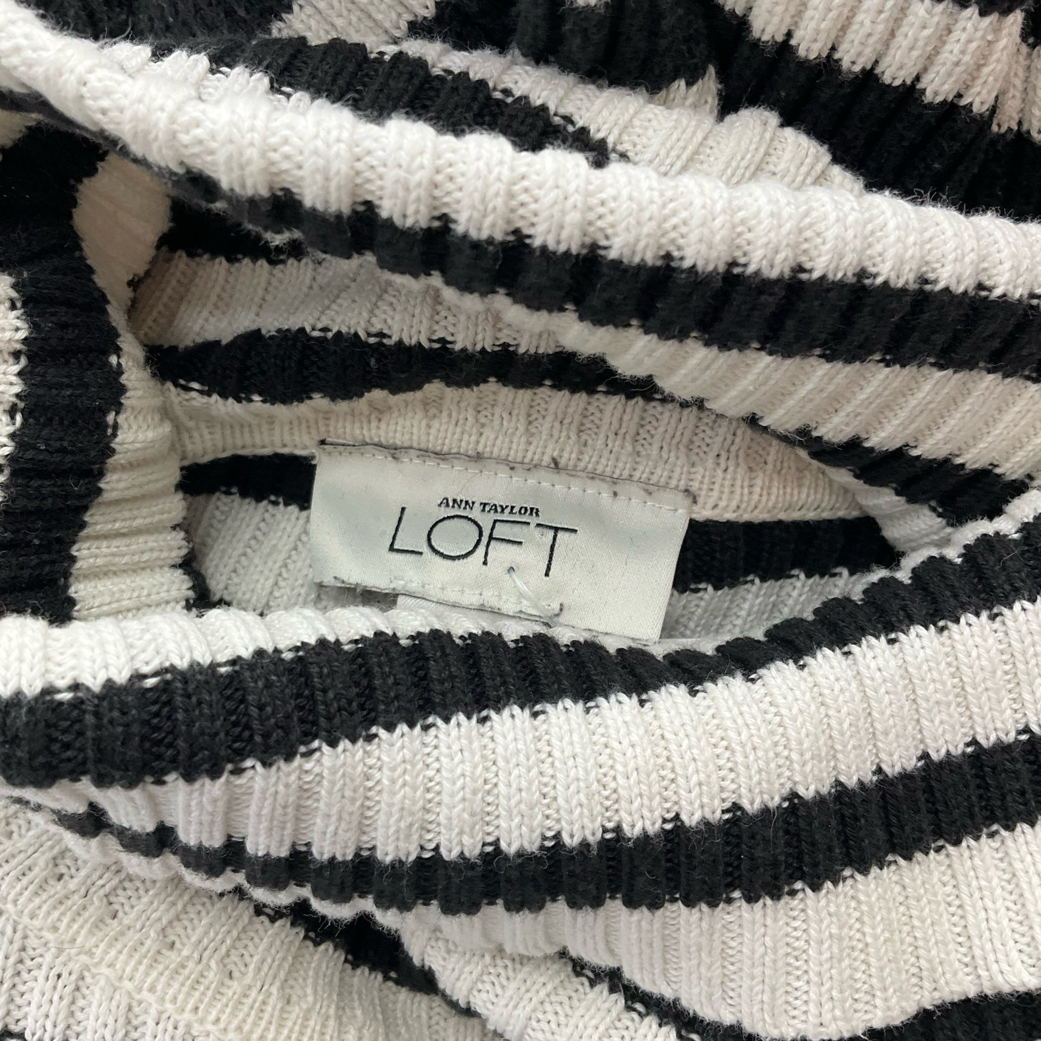 Loft Black/White Stripe Pre-Owned Top - Size XS