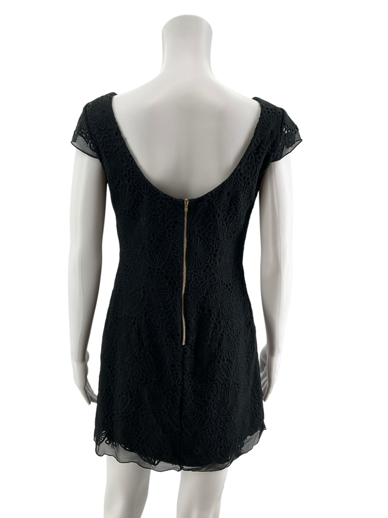 lilly pulitzer black dress "Adalee" Sleeveless Shift Size 12 waist and hip with close The Black Lilly Pulitzer -