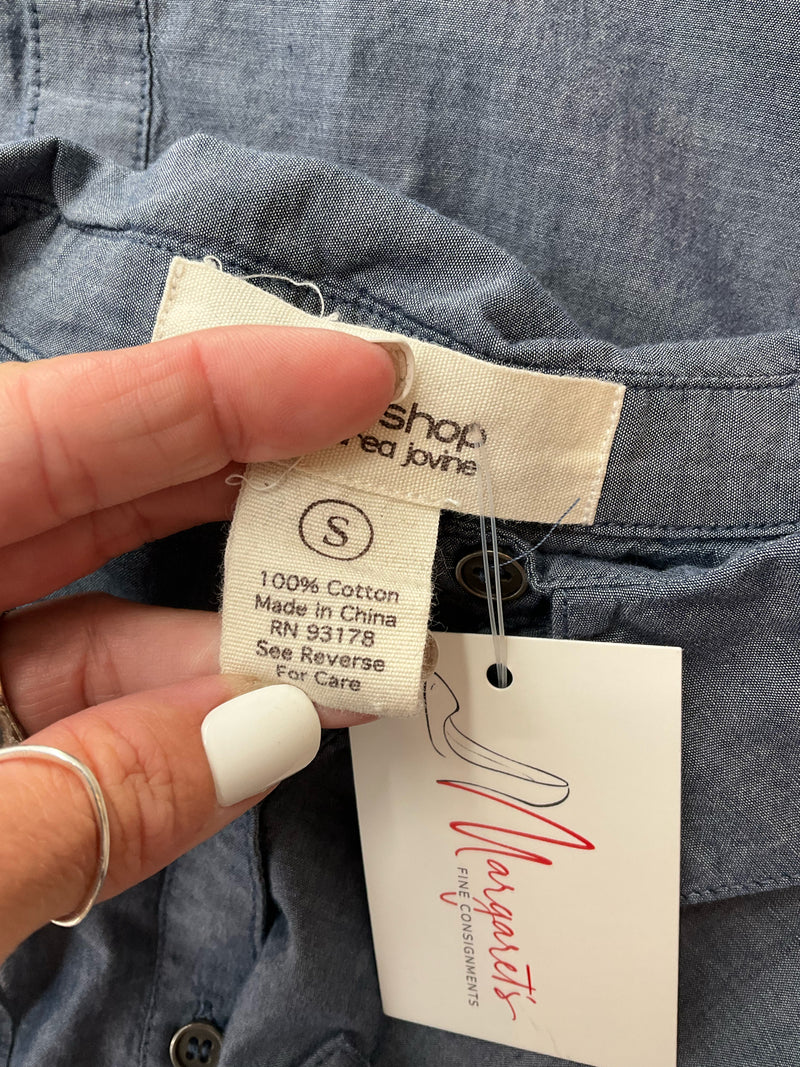 Size and fabric tag of Workshop Blue Solid Pre-Owned Ladies Top - Size Small. Made of 100% cotton, manufactured in China.