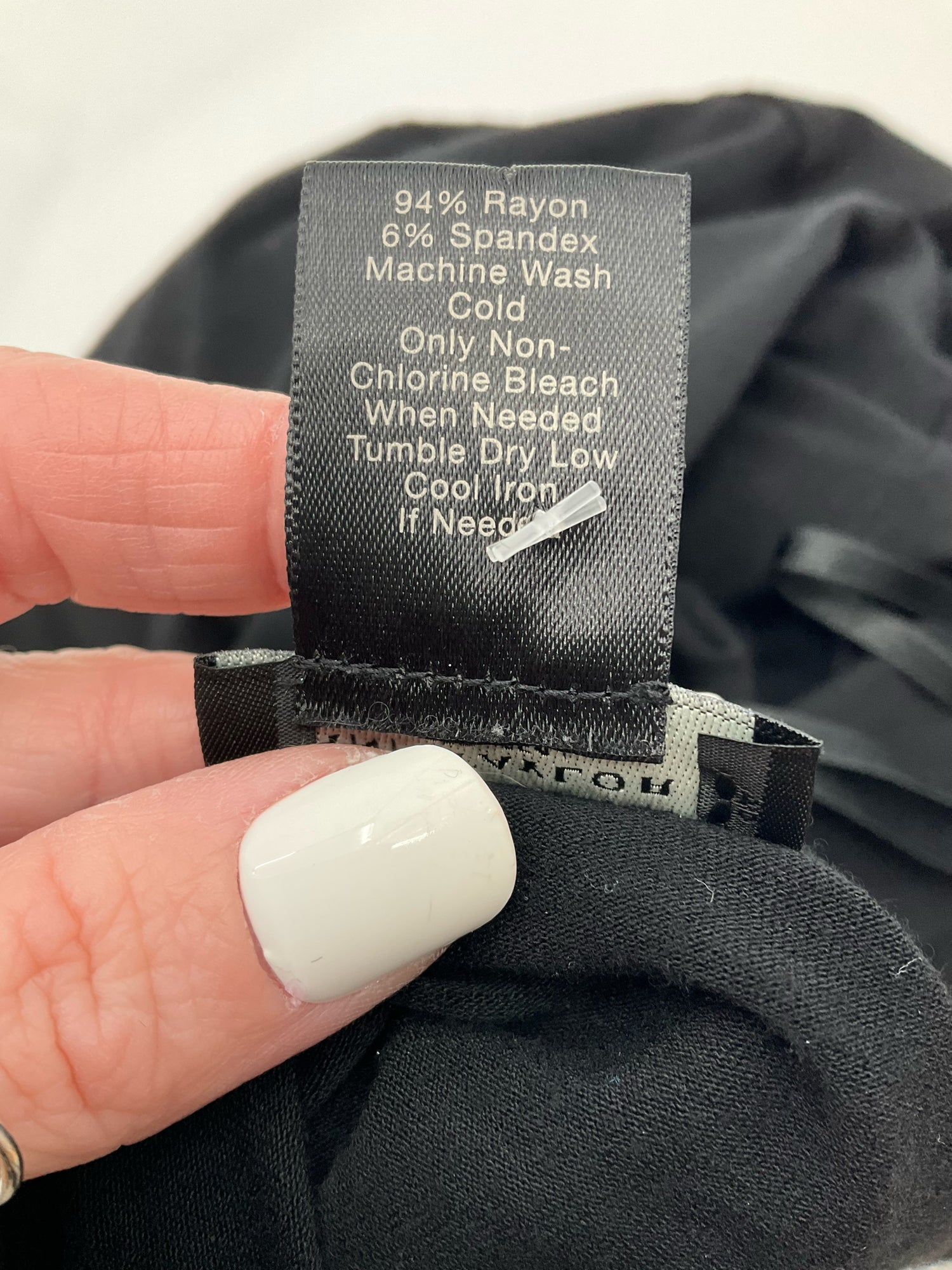 Ann Taylor Black Solid Pre-Owned Ladies Dress - Size Small