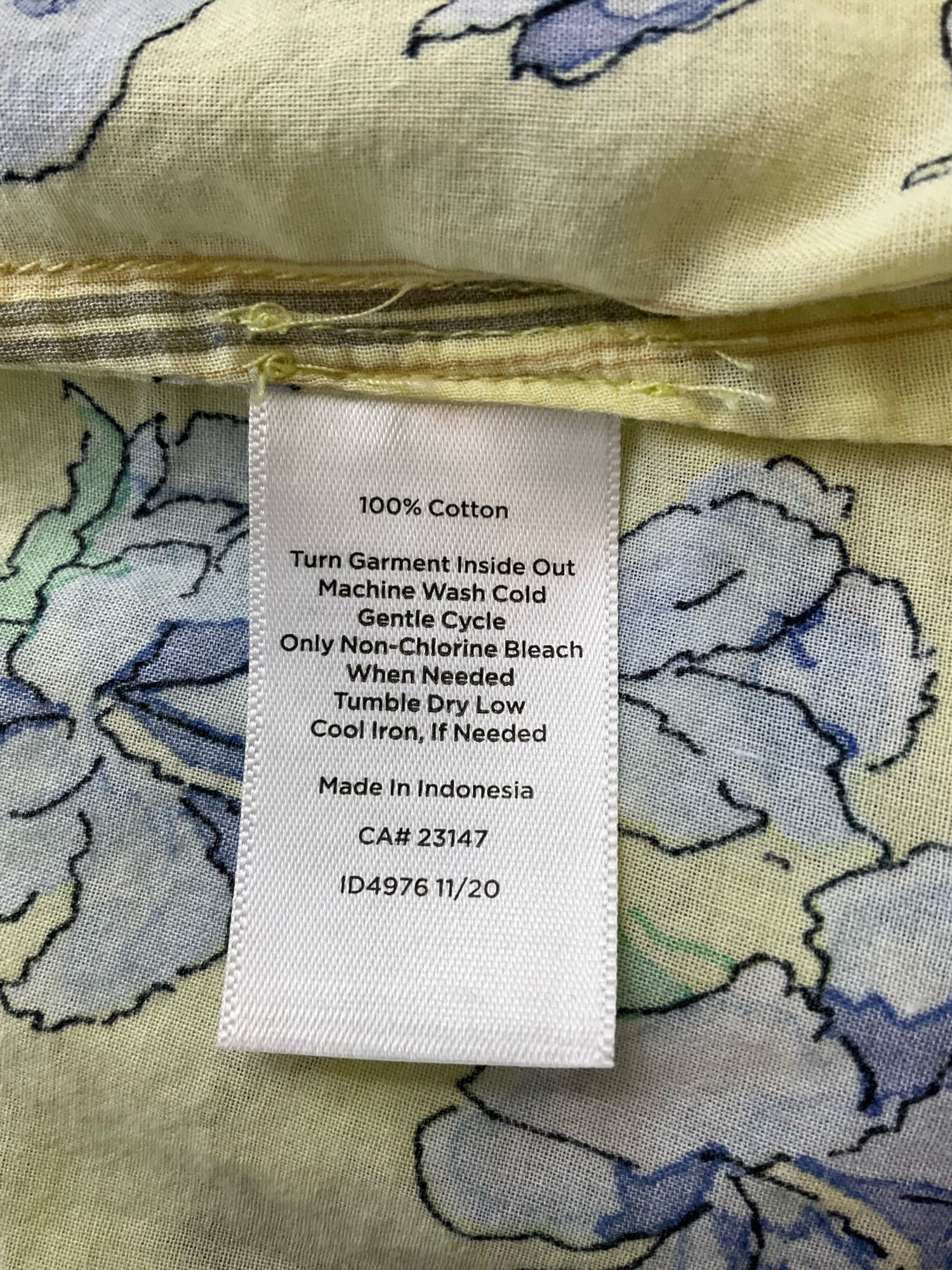 Talbots Green/Blue Floral Pre-Owned Ladies Top - Size Small Petite