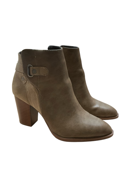 Qupid Taupe Faux Suede Pointed Toe Ankle Booties | Size 7.5