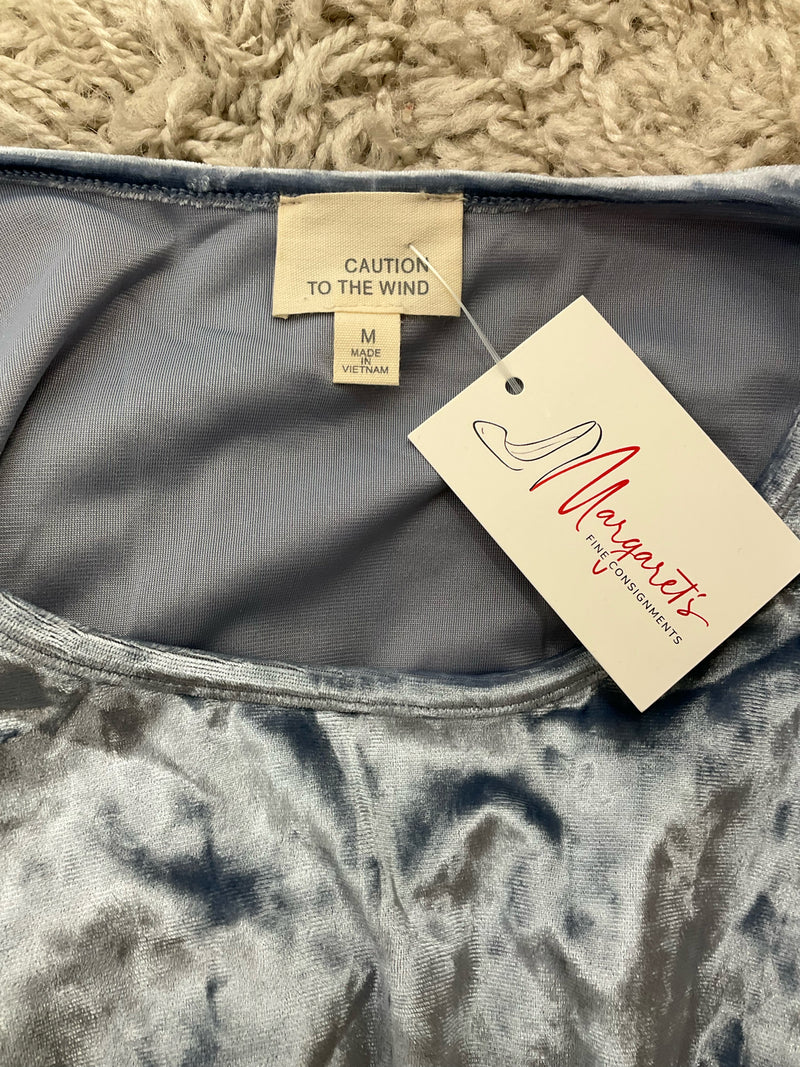 Caution To The WindBlue Velvet Pre-Owned Ladies Top - Size Medium