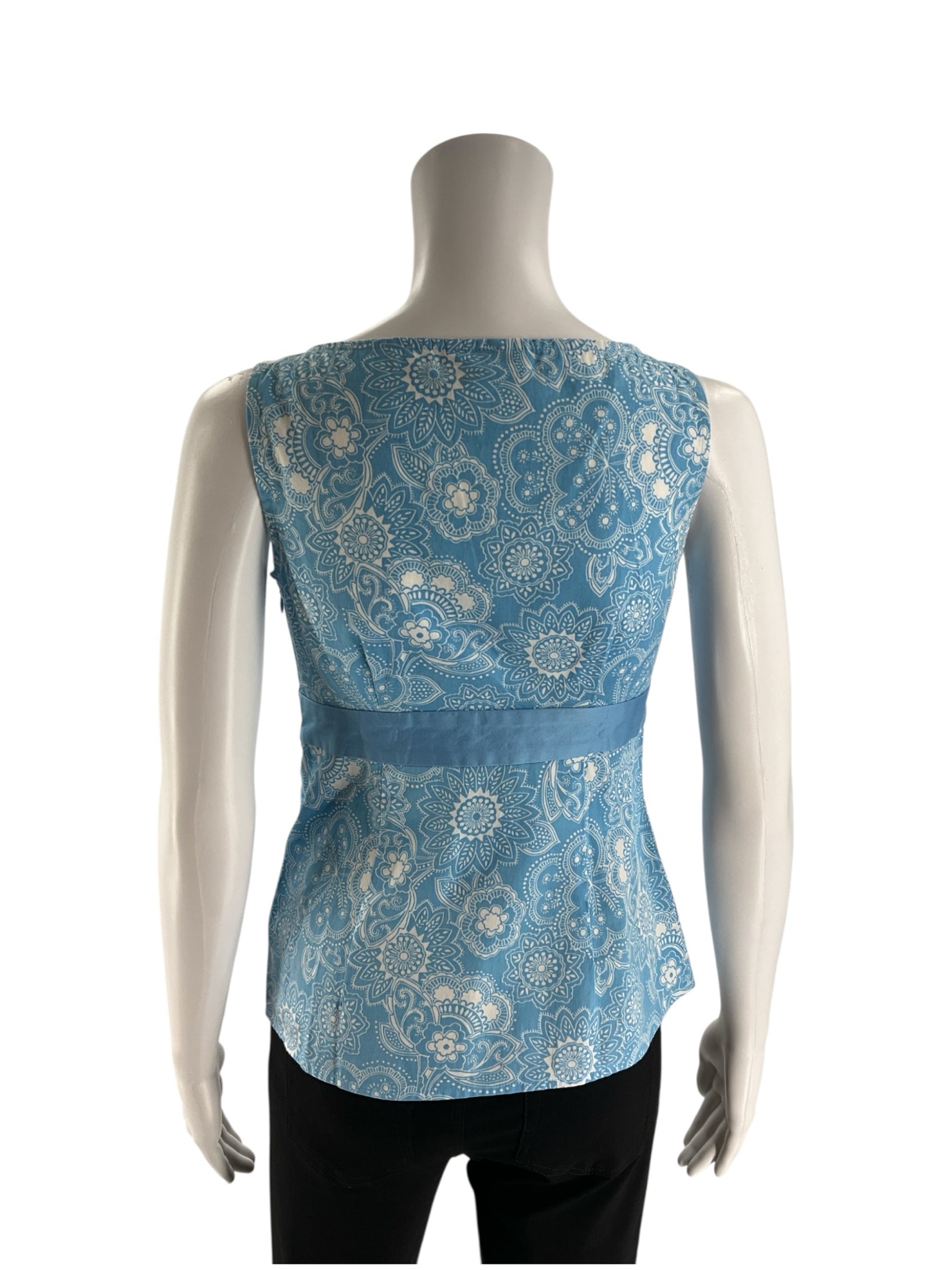 Loft Blue/White Floral Pre-Owned Ladies Top - Size 0 Petite - Margaret’s Fine Consignment