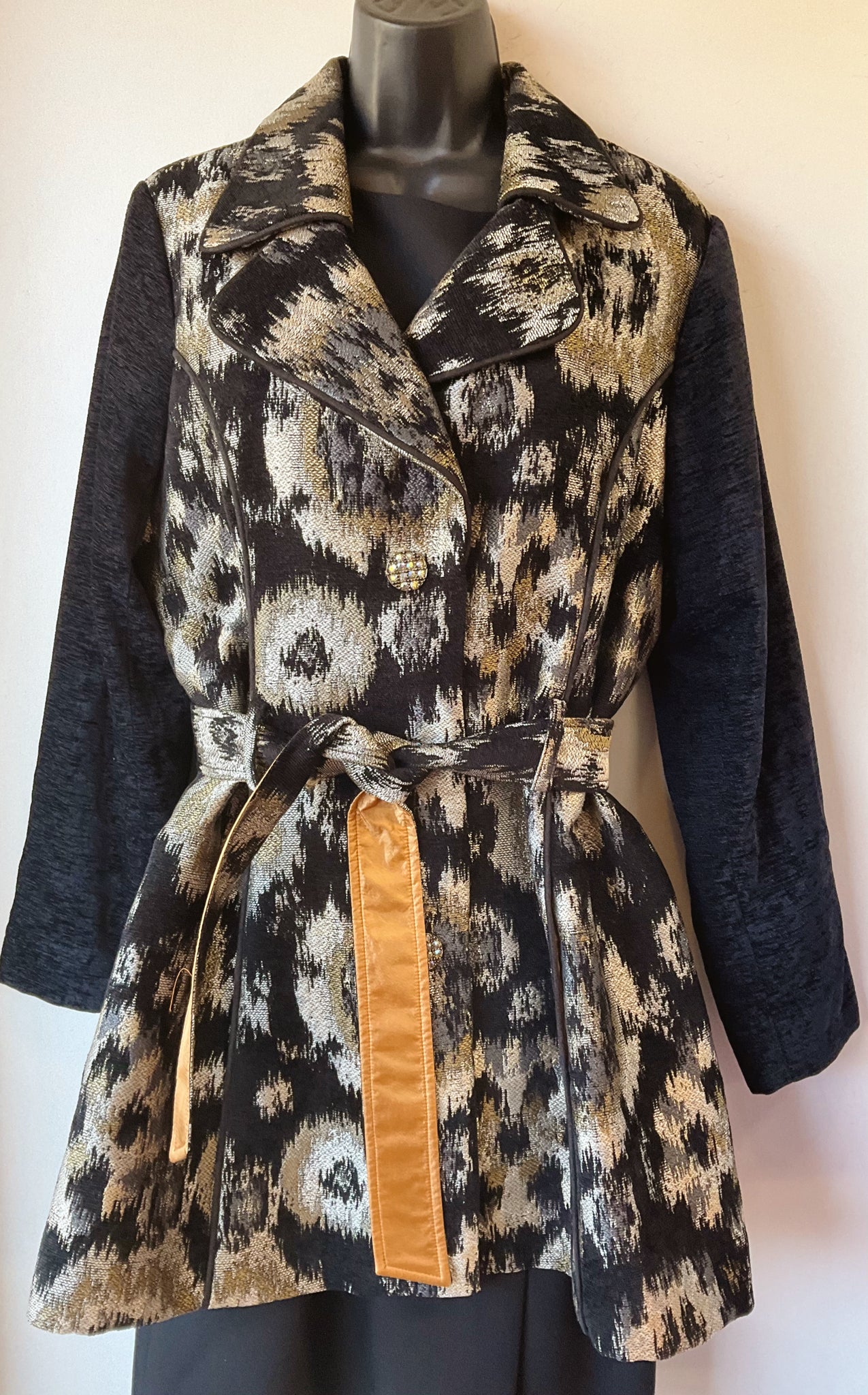 3 Sisters Size L Black/Gold Print Jacket