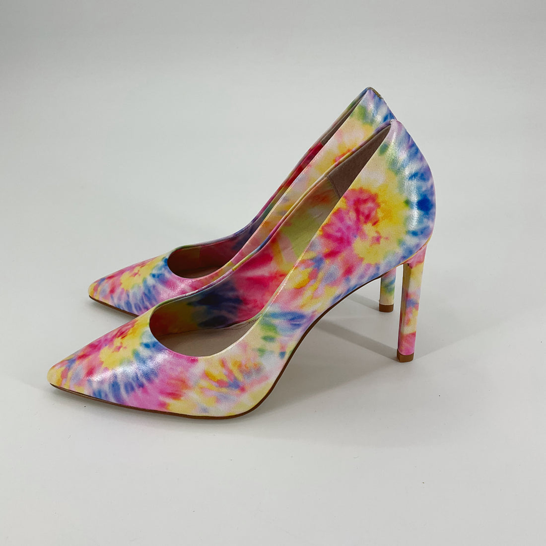 Gianni Bini Rainbow Tye Dye Pre-Owned Ladies New With Tags Heel - Size 7.5