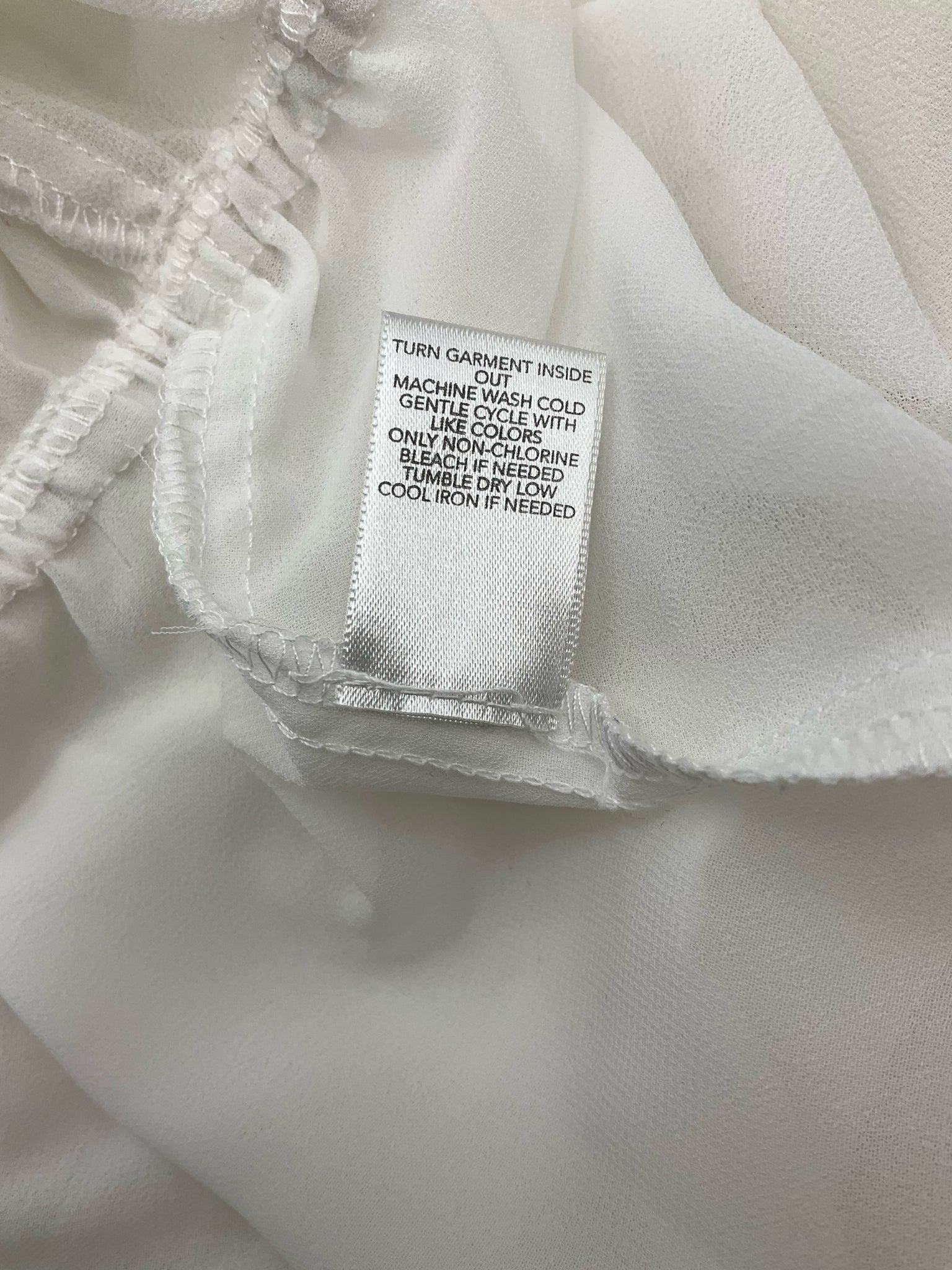 Christopher &amp; Banks White Embroidered Pre-Owned Ladies Top - Size Large Petite - Margaret’s Fine Consignment