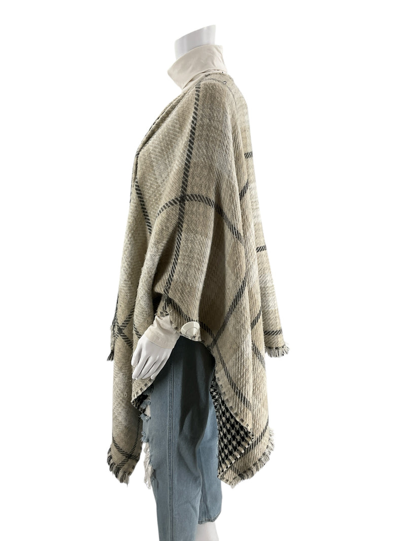 No Brand Cream/Gray Plaid Pre-Owned Ladies Shrug - One Size Fits Most