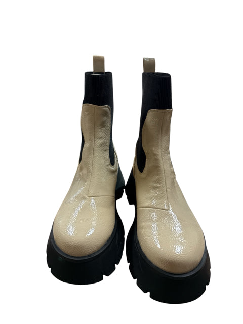 Circus by Sam Edelman Darielle Lug Sole Chelsea Boot Size 7.5 Eggshell