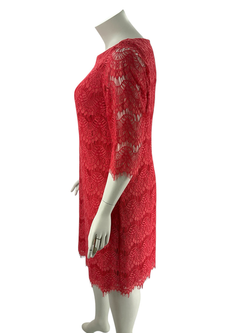 Side profile of Jessica Howard Coral Lace Pre-Owned Ladies Dress - Size 16W highlighting 3/4 sleeves and scalloped lace edges.