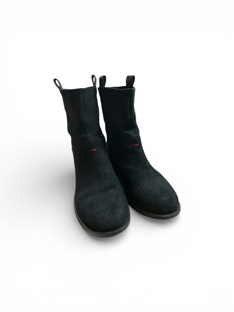 love Black Solid Pre-Owned Ladies Boots - Size 8 - Margaret’s Fine Consignment