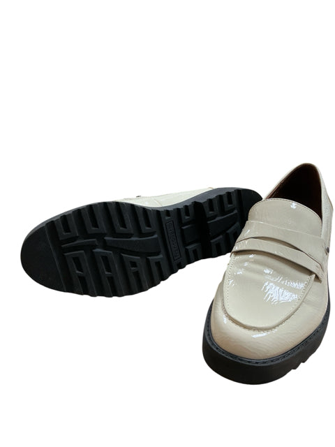 Franco Sarto Balin 2 Cream Patent Croc Lug Sole Loafers Size 8.5