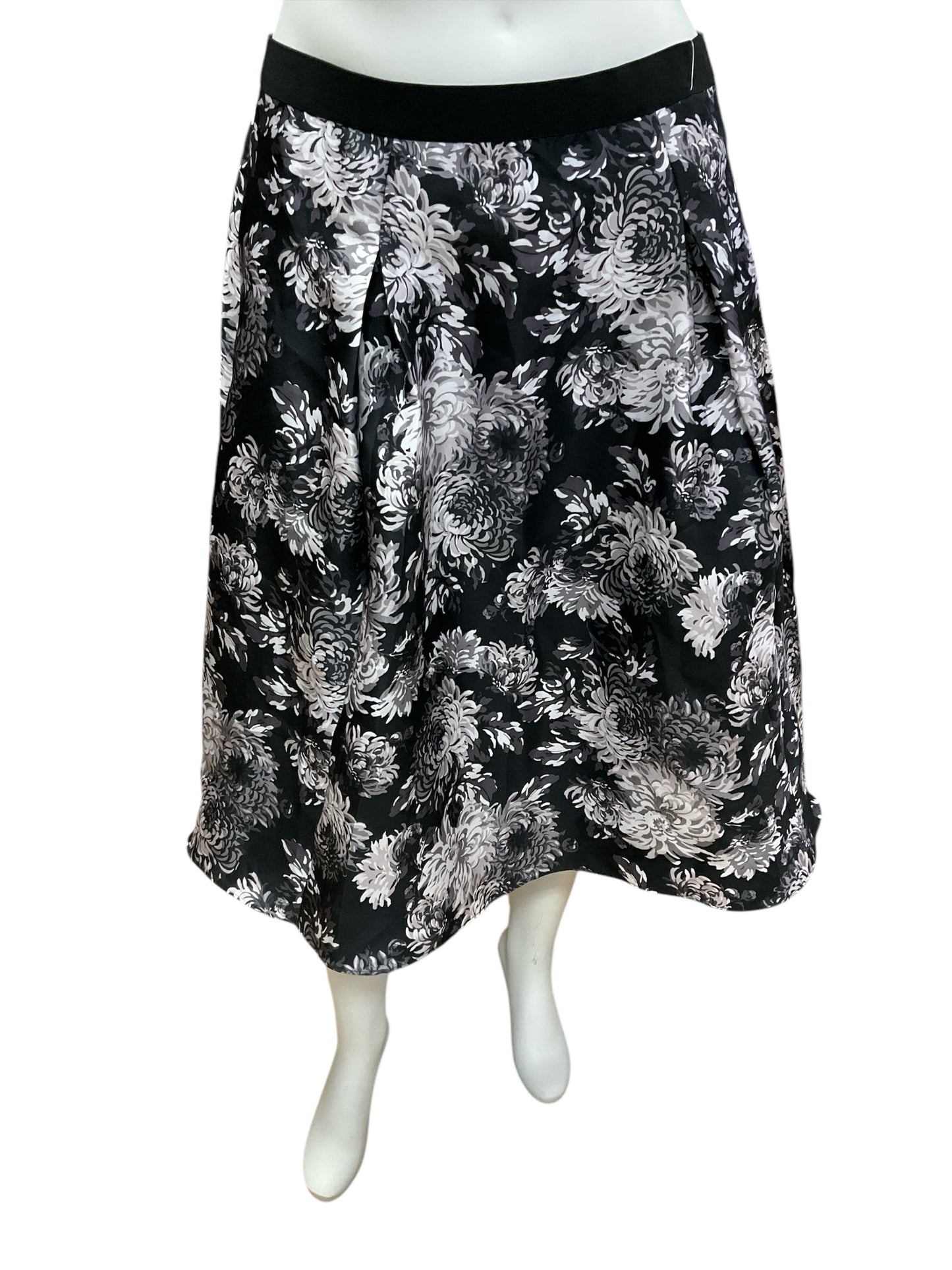 issac mizrahi Size 18W black/white Floral Pre-Owned Skirt