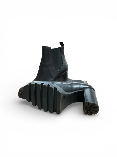 Antonio Melani Black Solid Pre-Owned Ladies Boots - Size 12 - Margaret’s Fine Consignment