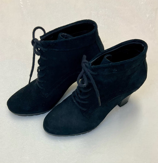 Nine West Shoe Size 6.5 Black suede booties