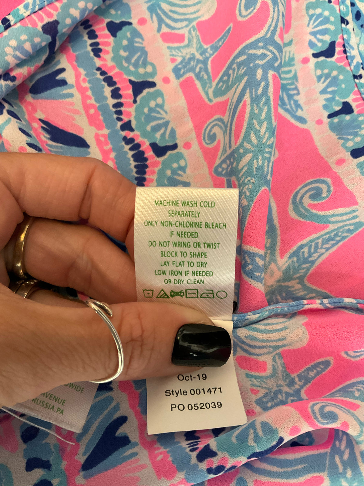 Lilly Pulitzer Size L Blue/Aqua/Pink/White Pre-Owned Ladies Tops