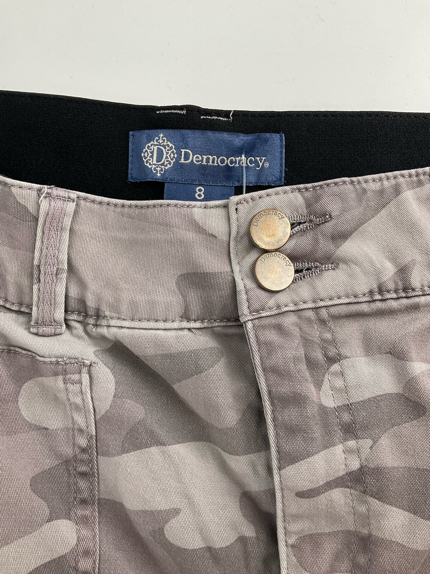 Democracy - Gray camo Pre-Owned Ladies Skirt - Size 8