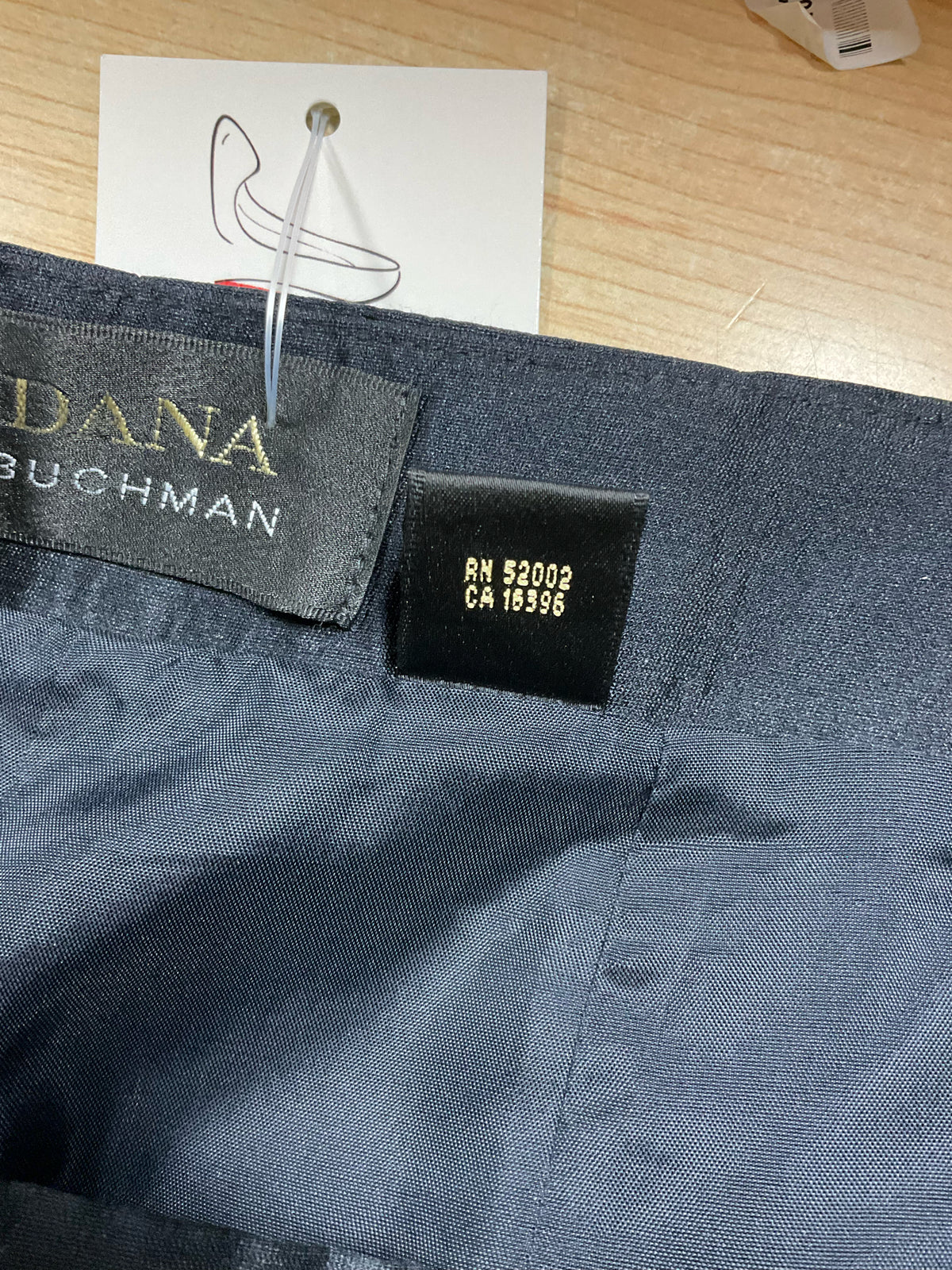 Dana Buchman Women&