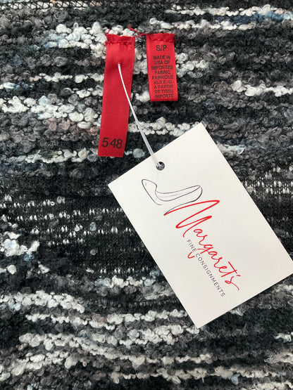 5/48 Black/White Heathered Pre-Owned Ladies Top - Size Small Petite - Margaret’s Fine Consignment