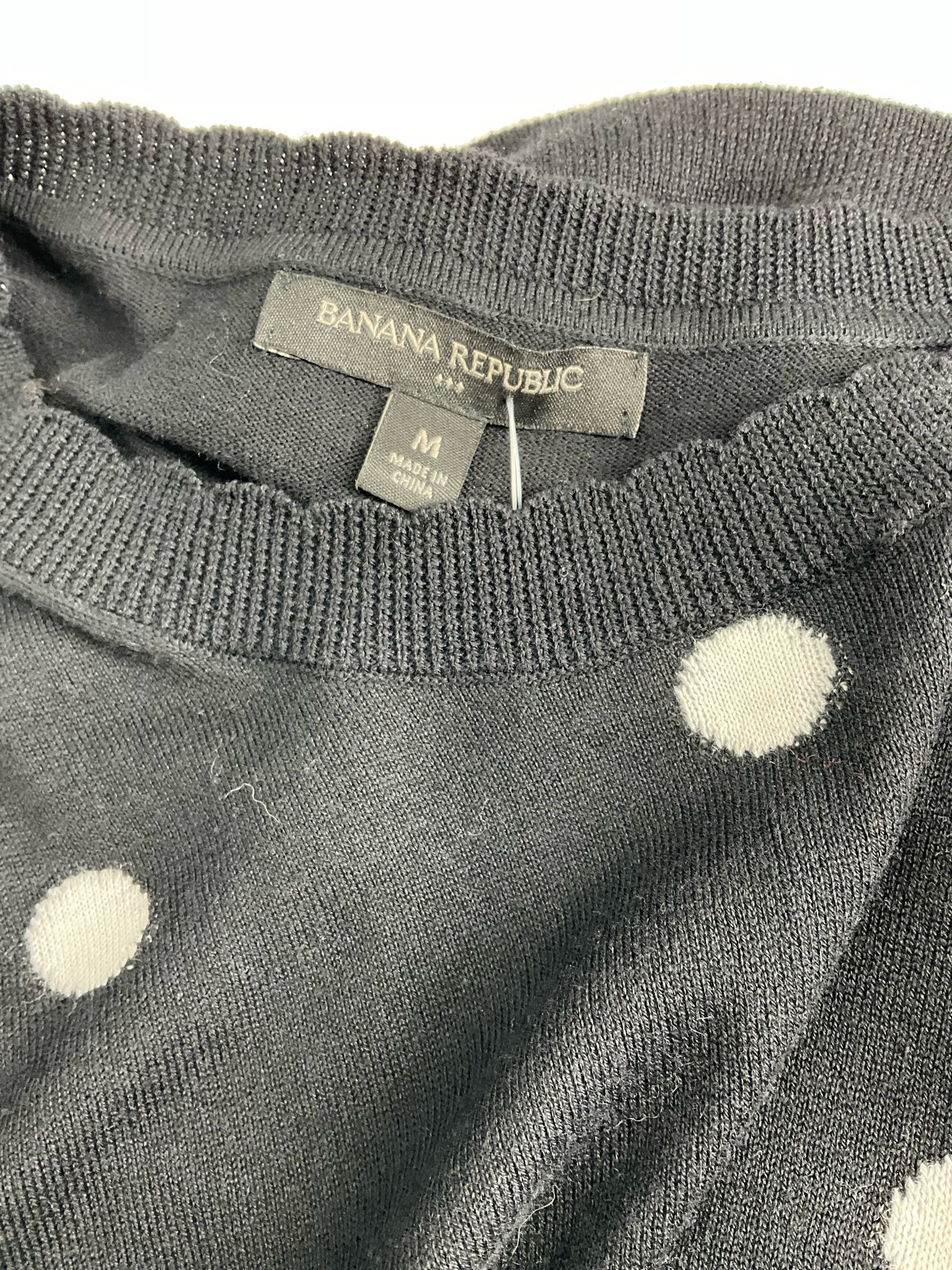 Banana Republic - black/white Polka Dot Pre-Owned Casual Top - Size M