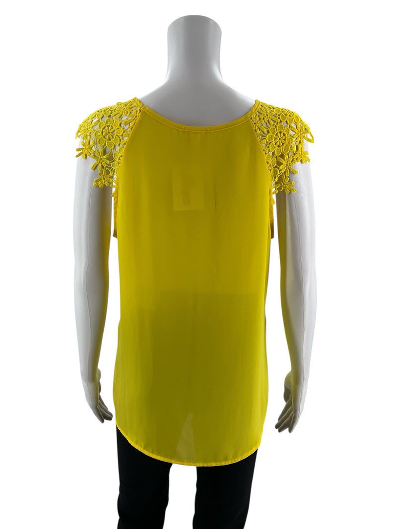 Jella C Yellow Solid Pre-Owned Ladies Top - Size Medium