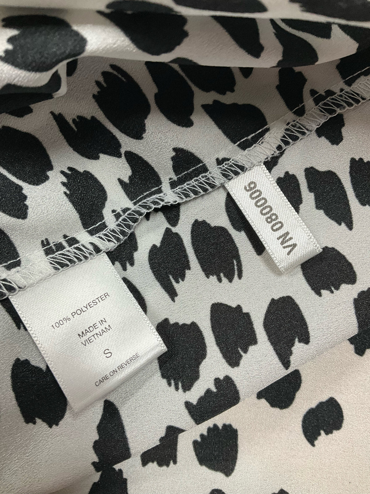 New York &amp;amp; Company Spotted Print Cap Sleeve Blouse Top | Size Small - ONLINE ONLY