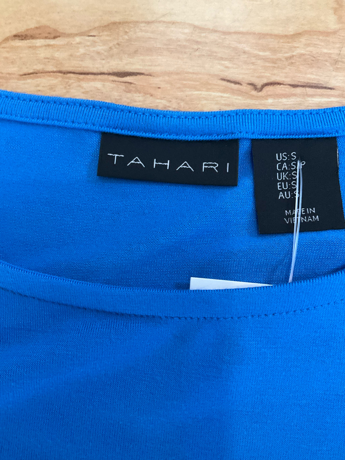 Tahari Size S Blue Solid Pre-Owned Ladies Casual Top - ONLINE ONLY
