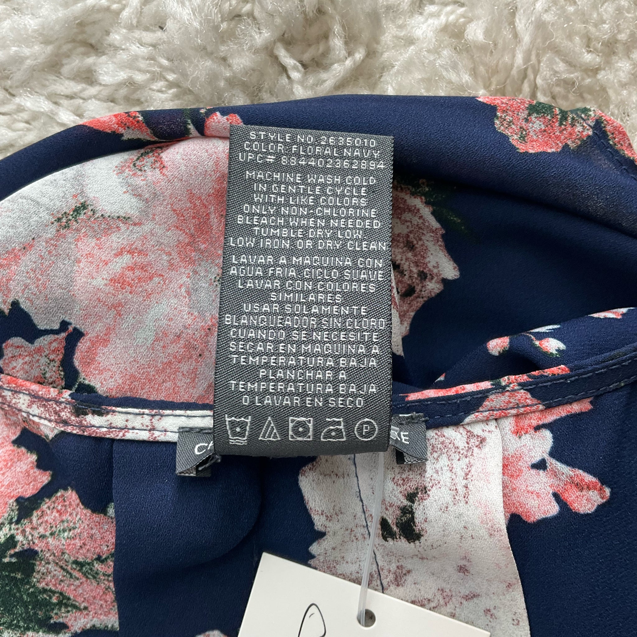 Chelsea &amp; Theodore Navy/Multi Floral Pre-Owned Ladies Top - Size Medium - Margaret’s Fine Consignment