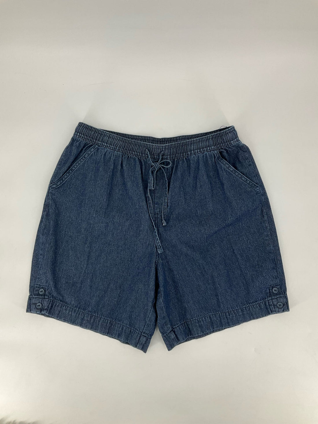 Karen Scott blue denim pull-on shorts in relaxed fit, size large, showcasing chambray fabric and casual style.
