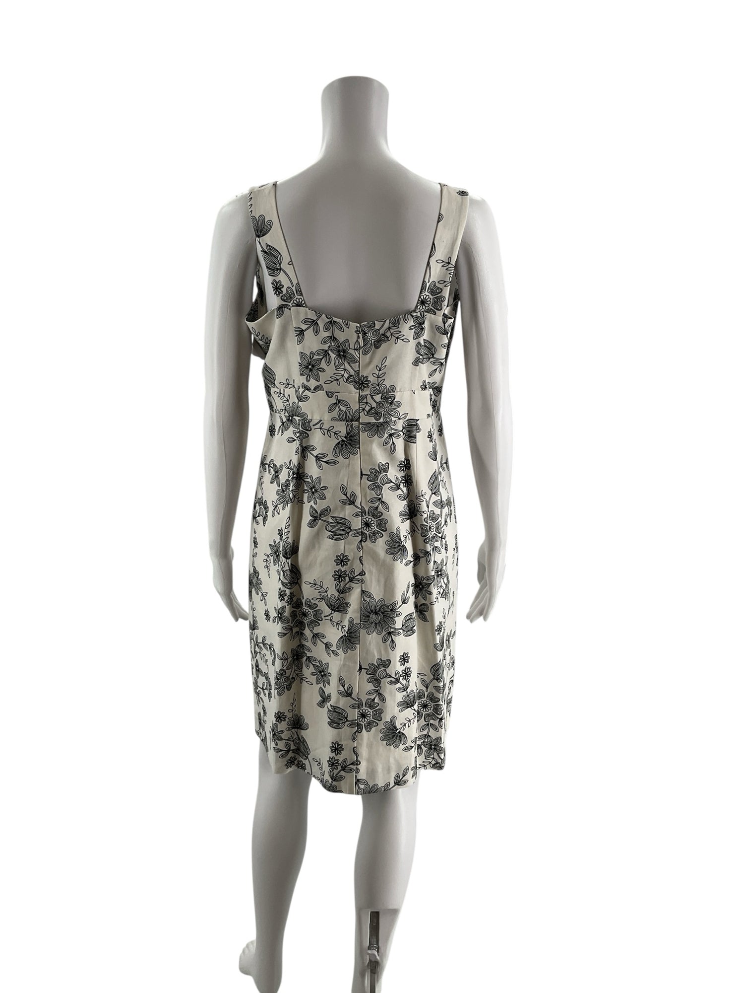 Ann Taylor White/Black Floral Pre-Owned Ladies New With Tags Dress Ann Taylor White/Black Floral Pre-Owned Ladies New With Tags Dress