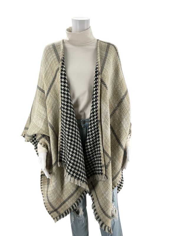 No Brand Cream/Gray Plaid Pre-Owned Ladies Shrug - One Size Fits Most