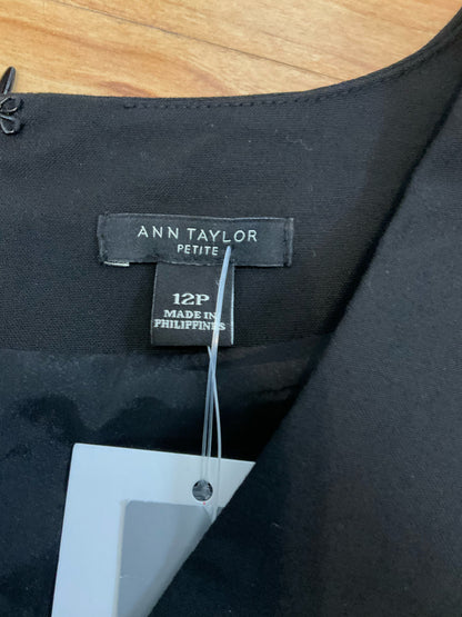 Ann Taylor Petite V-Neck Sheath Dress Black Size 12P NWT