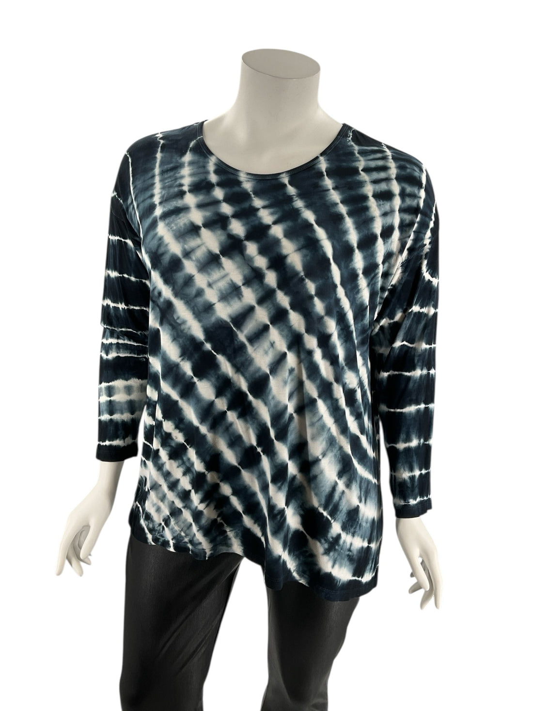 Style &amp; Co Navy/White Tye Dye Pre-Owned Ladies Casual Top - Size 2X - Margaret’s Fine Consignment