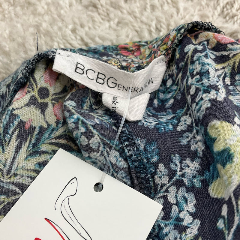 BCBG Blue/Pink Floral Pre-Owned Ladies Pants -Size Small - Margaret’s Fine Consignment